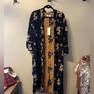 NWT Limited Edition Cleobella Robe.  Reversible robe with beautiful imagery.  M